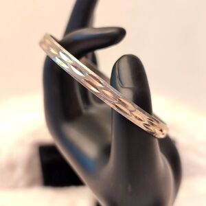 💵2/$10Bundle and Save💵 Silver Toned Textured Pattern Bangle